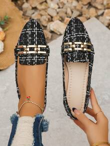 Cadena con hebilla cuadrada de cuadrícula de línea larga en blanco y negro (doble línea blanca)