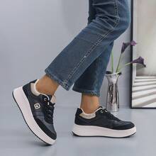 Contrast Color Lace-Up Metal Eyelet Casual Shoes - Black - View 3