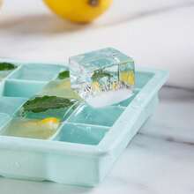 15-Cavity Silicone Ice Tray – Classic Multi-Color Ice Mold, Ideal For Freezing Cocktail Ice, Beverage Ice And Ice Balls. Suitable For Refrigerators, Bars, Chocolate Making, Drinks And Juice. Perfect For Home Kitchen Use And An Excellent Gift Choice,Mothers Day Gift For Mother's Day, Father's Day, Birthdays And Various Parties.Holiday Essentials - Multicolor - View 4