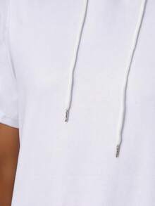 Camiseta con capucha vintage de manga corta y peso ligero en color blanco para hombre, top deportivo casual con cordón, para el verano - Blanco - Ver 3