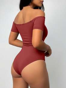 ChicMe Body ajustado con hombros descubiertos para mujer, blusa de manga corta casual, cómoda y de moda para uso diario en verano - Rojo - Ver 2