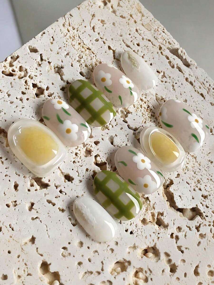 30pcs Green Plaid Daisy & Yellow Jelly Pattern Short Oval Shiny Full Cover False Nails, Y2K Style For Women & Girls - Multicolor - View 1