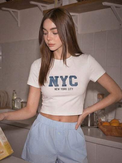1件 2026 夏季 NYC 纽约市字母印花露脐短袖T恤，美式休闲风格，适合居家服、睡衣和户外穿着，女士款