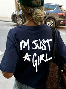 女士宽松舒适上衣，采用100%纯棉面料，印有“我只是个女孩”手写标语，柔软透气，百搭休闲，Y2K甜美酷炫风格短袖T恤，适合周末郊游、女生聚会和夏季集市等场合。 - 藏青 - 查看 2