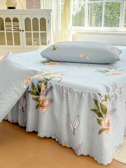 Bộ 3 món (1 ga trải giường, 2 vỏ gối) họa tiết cành hoa lớn màu xanh dương với viền lá sen, ga trải giường che phủ toàn bộ giường, chống bụi, có viền váy, bộ 3 món ga trải giường xếp ly với 2 vỏ gối, chất liệu nhung mềm mại, dễ giặt, chống ẩm.