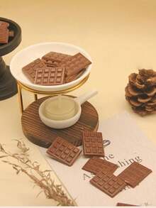 巧克力造型香氛蜡烛，手工大豆蜡香薰蜡烛，逼真的食物造型，适合家居装饰、舒缓压力，也是一份独特的乔迁礼物；巧克力香氛蜡烛，可放置于托盘、书架上，散发焦糖香气，适合作为圣诞节、情人节、感恩节、万圣节等节日的礼物；也是送给闺蜜、朋友和家人的绝佳生日礼物和乔迁礼物。 - 多色 - 查看 8