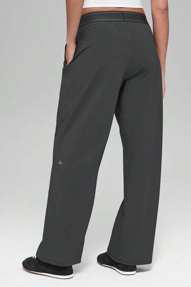 alo yoga ALO suit up pants regularグレー Alo Yoga Alo Suit Up Trouser (Regular) Designed For A Loose