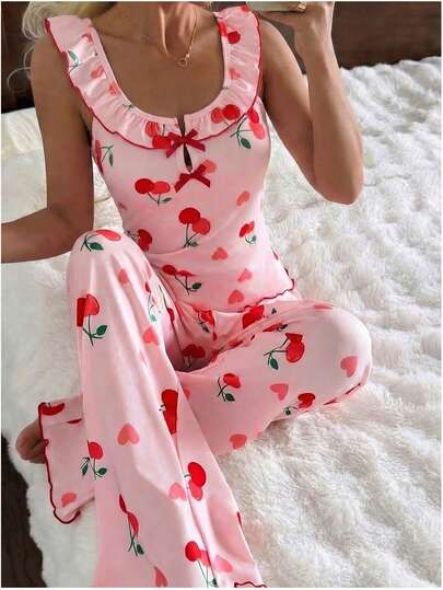 Bộ đồ ngủ liền thân dây đeo bèo nhún in hình quả anh đào ngọt ngào, đồ ngủ mùa hè nhẹ, thoáng khí dành cho nữ, đồ mặc nhà màu hồng hình trái tim nữ tính có thể mặc ngoài trời, bộ 2 mảnh giúp thon gọn vóc dáng.