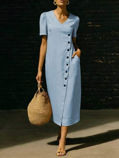 Đầm nữ dáng suông tay ngắn, màu trơn, cổ chữ V, có cúc và túi, thích hợp mặc hàng ngày và đi nghỉ mát.