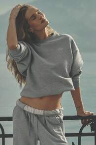 Alo Yoga Alo Accolade Crew Neck Pullover Unisex Style Designed For A Boxy Athletic Heather Grey U3031rg - Xám - Xem 1