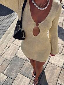 女士夏季新款休闲修身性感V领喇叭袖金属环套头连衣裙，波西米亚风格，适合海滩、沙滩派对、音乐节、郊游、度假、约会等场合。 - 杏色 - 查看 2