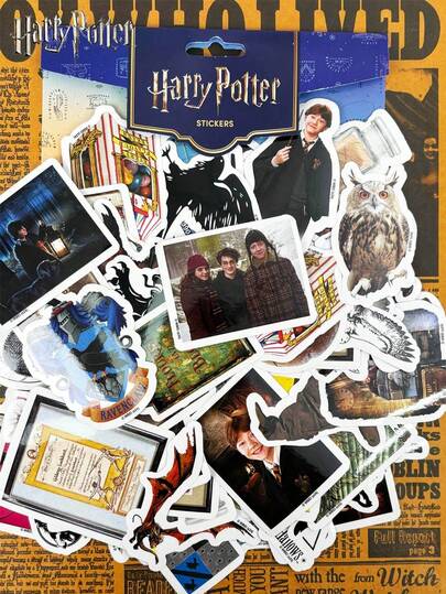  100 piezas Conjunto de pegatinas oficialmente con licencia de Warner Bros. Harry Potter, que incluyen personajes encantados de magos como Harry, Hermione, Ron, Snape. Calcomanías de vinilo duraderas para decorar portátiles, equipaje, botellas de agua, cuadernos. Regalos ideales para fans en cumpleaños, Navidad
