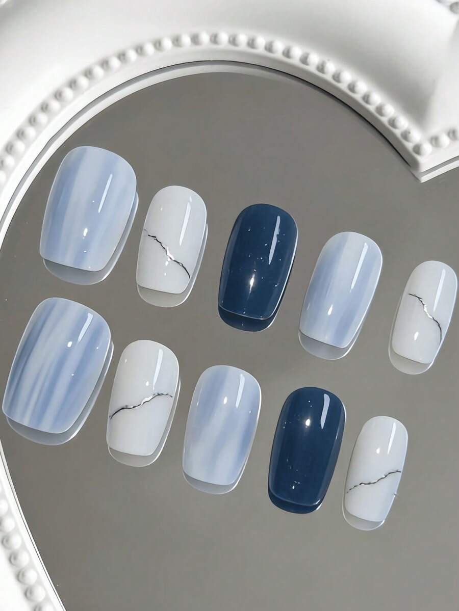 10 piezas de envoltorios para uñas a rayas con efecto tie-dye en tonos azul pastel, una mezcla de tonos nude cortos y cuadrados con líneas plateadas pintadas a mano, incluye gel de gelatina y lima de uñas, elegante para el trabajo, fiesta de cumpleaños, cita Uñas postizas - Neblina azul - Ver 1
