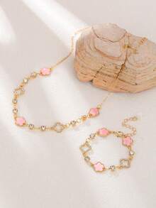 2件套时尚优雅幸运花水钻五叶草粉色五叶草吊坠项链手链套装，适合女性日常、派对、商务、聚会、约会、通勤等场合佩戴。 - 粉色 - 查看 3