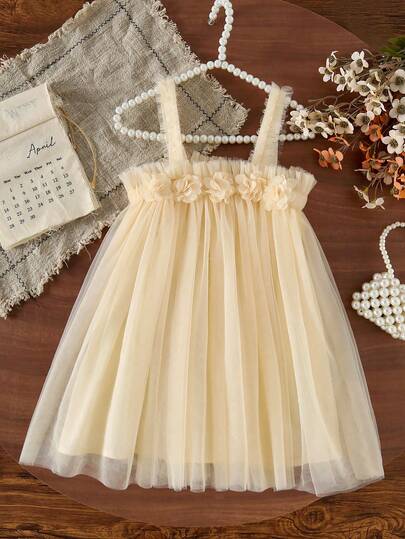 雪纺碎花无袖连衣裙，休闲可爱，适合作为送给小女孩的礼物，适合4-7岁女孩。