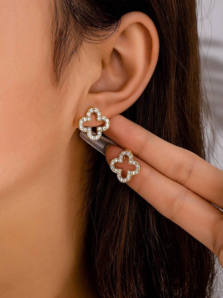 1 Đôi bông tai hình cỏ bốn lá đính đá lấp lánh, nhẹ nhàng, thời trang, phù hợp cho phụ nữ đeo hàng ngày. - Vàng - Xem 1