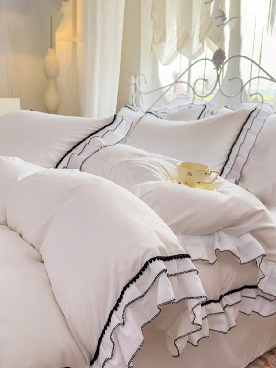 Bộ 3 món màu trắng nữ tính, kiểu dáng tối giản, mềm mại và thoáng khí với hai lớp bèo nhún và tua rua (1 vỏ chăn + 2 vỏ gối, không kèm ruột chăn), thích hợp cho phòng ngủ và phòng khách, có thể giặt máy, sử dụng được cả bốn mùa. - trắng - Xem 1