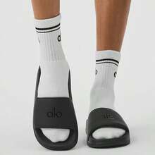 ALO Yoga Unisex Lightweight Comfort Slides | Cushioned Supportive Thong Slippers With Grip-Enhanced Sole For Men & Women - màu đen - Xem 1