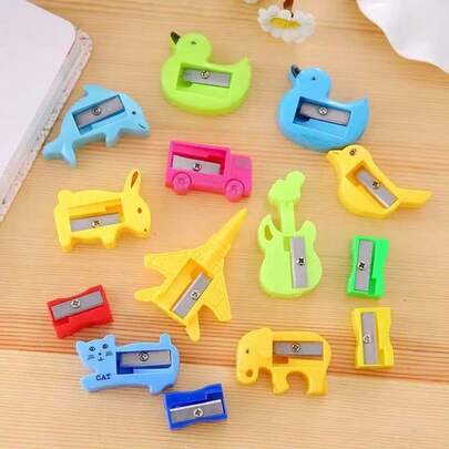 15个随机颜色卡通兔子造型卷笔刀，塑料单孔文具