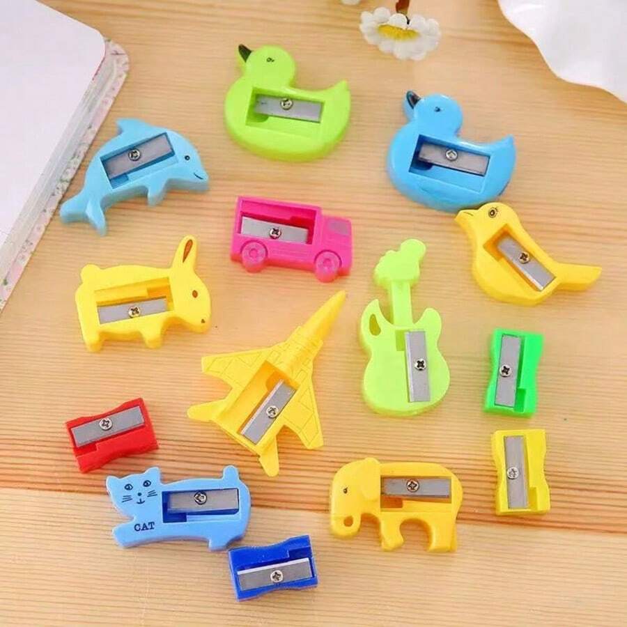 15pcs Random Color Cartoon Creative Animal Shaped Pencil Sharpener, Plastic Single Hole School Supplies - A - View 1