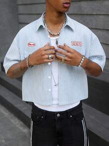 男士宽松短袖衬衫，蓝白条纹印花胸袋纽扣衬衫，短款宽松版型男女通用休闲衬衫，情侣夏季度假装，周末约会、海滩度假、海边派对、邮轮派对、返校派对的完美之选 - 藍白色 - 查看 2