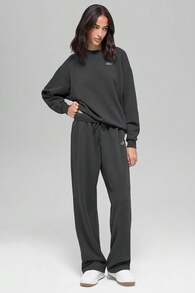 Alo Yoga Accolade Straight Leg Sweatpant Unisex Black Oversized Look U5012rg - 深灰色 - 查看 6