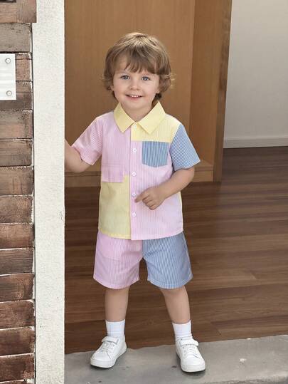 两件套幼儿男童多色拼接Polo领短袖衬衫搭配松紧腰短裤，适合日常休闲及户外穿着。