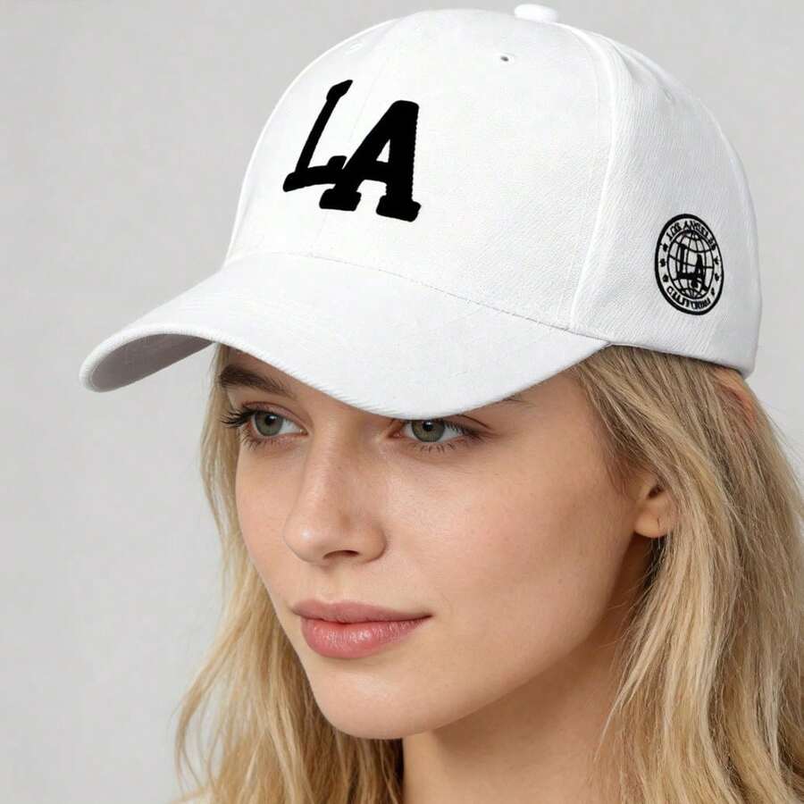 Black Streetwear Cap With A Flat Brim Featuring An LA Print, Suitable For Both Men And Women. This Hip Hop Hat Has An Adjustable Strap, Perfect For Outdoor Activities And Casual Occasions, Especially For Events Themed Around LA - 白色 - 查看 1