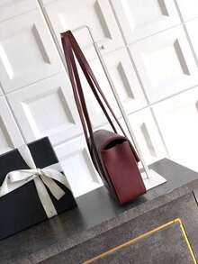 Ruby Red Leather Women's Crossbody Bag – Minimalist Shoulder Bag With Adjustable Strap, Compact Size (S: 17x12x5 Cm / L: 22x15x7 Cm), Elegant Everyday Handbag - Burdeos - Ver 4