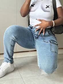 New Arrival Minimalist Casual Slim Fit Washed Light Blue Denim Jeans With Multiple Pockets - Light Wash - View 2