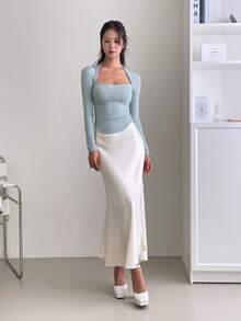 Áo kiểu nữ ARA CHIC màu xanh nhạt, cổ vuông, eo nhún, ôm sát, gợi cảm, phù hợp cho công sở, hẹn hò và du lịch, bộ sưu tập xuân/hè mới. - Xem 1