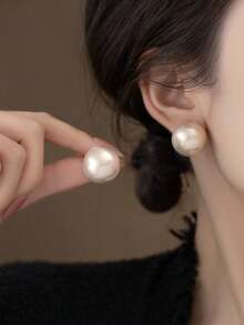 1 Đôi bông tai đính ngọc trai hình bán nguyệt tối giản, thời trang cao cấp, kiểu dáng búi tóc, bông tai kẹp ngọc trai giả, phù hợp cho nữ giới đeo hàng ngày, lễ hội, đám cưới và dự tiệc. - Ngọc trai miệng to - Xem 4