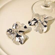 一对不对称花叶设计耳环，时尚百搭经典礼物 - 葉子耳環 - 查看 3