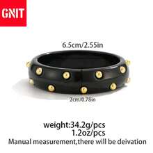 GNIT “3件套/1件套粗手镯套装 - 黑色铆钉树脂、玳瑁纹亚克力和金色金属手镯，女士可叠戴个性手镯套装 - 前卫金色铆钉、玳瑁纹和粗金开口手镯，树脂和金属手镯叠戴 - 轻盈粗手镯，适合日常和夜间外出佩戴” - 駭卡金 - 查看 9