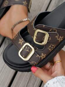 Retro blommiga damsandaler med dubbla spännen, slip-on-tofflor med tjock sula, bekväma och mångsidiga sommartofflor för utomhusbruk, kilklackade sandaler - Kaffebrun - Visa 9