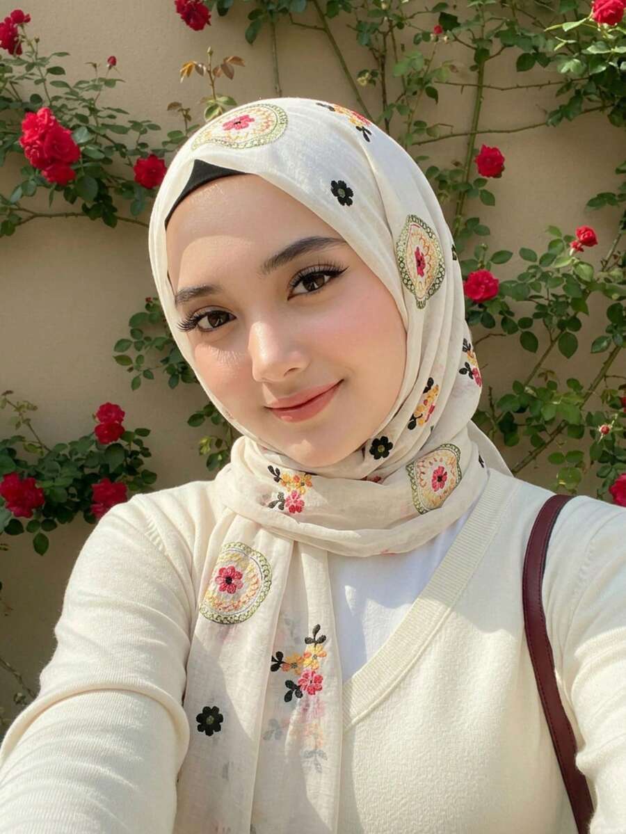 1 Stück Damen Schal mit besticktem Blumenmuster, bequem, leicht, atmungsaktiv und weich, muslimischer Sonnenschutz Kopftuch, eleganter und stilvoller dekorativer Kopftuch, Hijab, Kopftuch, Halstuch, einfach und vielseitig, geeignet für tägliche Ausflüge und alle Jahreszeiten - Verschiedenfarbig - Übersicht 1
