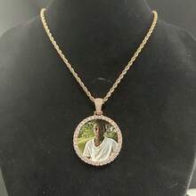 (Customized Product) Customized Small Circular Photo Frame For Boys, Customized Photo Pendant With Full Diamond  Copper Jewelry, Customized Unique Necklace - 彩色 - 查看 15