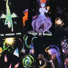 Bộ bài Tarot Đại Dương Mộng Mơ: Một chuyến lặn đầy mê hoặc vào thế giới dưới nước huyền bí và trí tuệ thâm sâu. - Nhiều màu - Xem 4