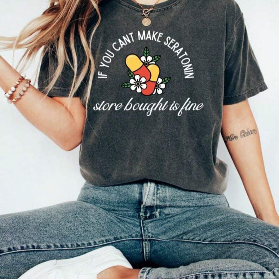 Mental Health Awareness, Seratonin Shirt, Funny Shirt, Self Care Shirt, Gift For Friend, Therapist Shirt, Psychologist Shirt - 黑色 - 查看 1
