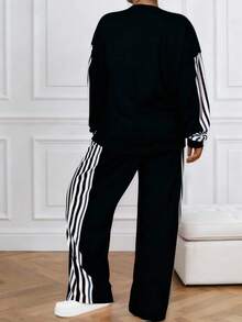 Plus Size Women's Striped Sports 2-Piece Set: Round Neck Sweatshirt With Multicolor Sleeve Print + Drawstring Waist Pockets Striped Wide Leg Casual Pants, Suitable For Spring, Summer, Autumn And Winter - Black and White - View 4