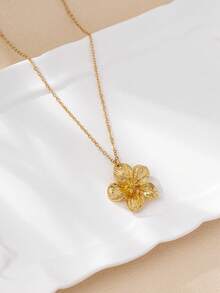 1pc Fashionable Minimalist Style Gold-Plated 5-Petal Flower Pendant Necklace, Suitable For Women's Daily Wear, Dates, Parties, And Travels - Yellow Gold - View 5