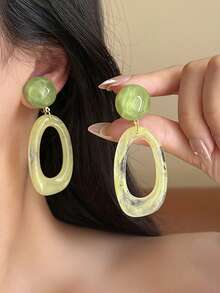 1对极简主义牛油果绿椭圆形夹式耳环，镂空几何吊坠耳环，适合无耳洞人士佩戴 - 綠色 - 查看 2