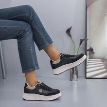 Contrast Color Lace-Up Metal Eyelet Casual Shoes - Black - View 4