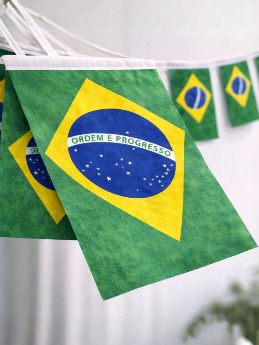 Kit Of 5 Strings Of Brazil Flags, 75 Units, Vibrant Colors, Decoration For World Cup, June Festival, Themed Events, Brazilian Fans, Green And Yellow Ornament, High Quality, Resistant, Easy Installation, Ideal For Homes, Bars, Schools, Businesses, Patriotic Parties, Birthdays, Indoor And Outdoor Decoration, Durable, Reusable, Great Coverage, Impactful Visual, Festive Atmosphere, Brazil Theme, World Cup, Football, Promotions, Sporting Events, National Celebrations. - Xem 1