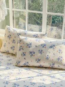 3件套（1件床裙，2件枕套）白色床裙，饰以紫色蓝色小花印花和荷叶边，全覆盖防尘，裙边设计，三件套褶皱床裙，含2个枕套，床上用品套装 - 晴空花海 - 查看 3