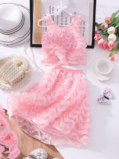 Bộ đồ 2 món kiểu công chúa thanh lịch cho bé gái, áo vest lưới xếp ly và chân váy lưới màu trơn cùng tông, thích hợp cho mùa hè.