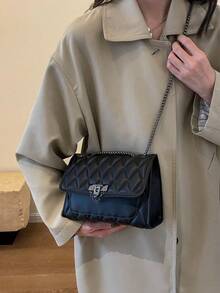 LEATVOOK Elegant Black Quilted Crossbody Bag For Women With Golden-Tone Clasp & Metal Chain Strap - Lightweight Shoulder Purse, Adjustable Strap, Polyester Lined, Urban Fashion Accessory, Versatile Shoulder Bag | Quilted Design | Purse, Small Crossbody Bag, Best Valentine's Day Gifts.. - màu đen - Xem 4