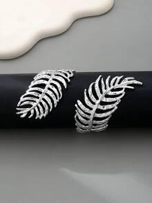 Exaggerated And Cold Style - Heavy Metal Design - Leaf Opening Women's Punk Style Bracelet, Versatile And Personalized Accessory For Commuting (No Gift Box) - Bracelet - View 5