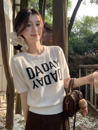 Ins风白色短袖针织T恤，女士夏季性感修身露脐T恤，甜美清爽的大学音乐节穿搭