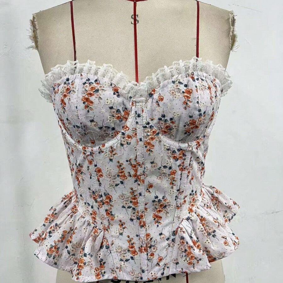 Soft Two-Tone Strapless Lingerie With Floral Patchwork, Fishbone Details & Ruffle Accents – Day To Night Fashion. - 橘色 - 查看 1